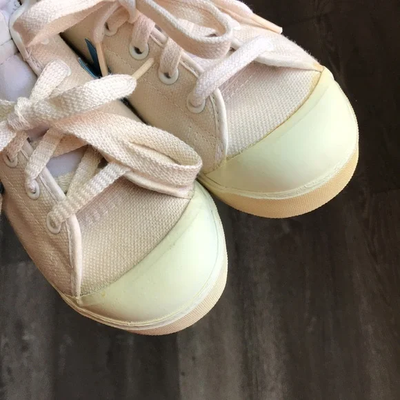 Nike - Picture 16 of 17